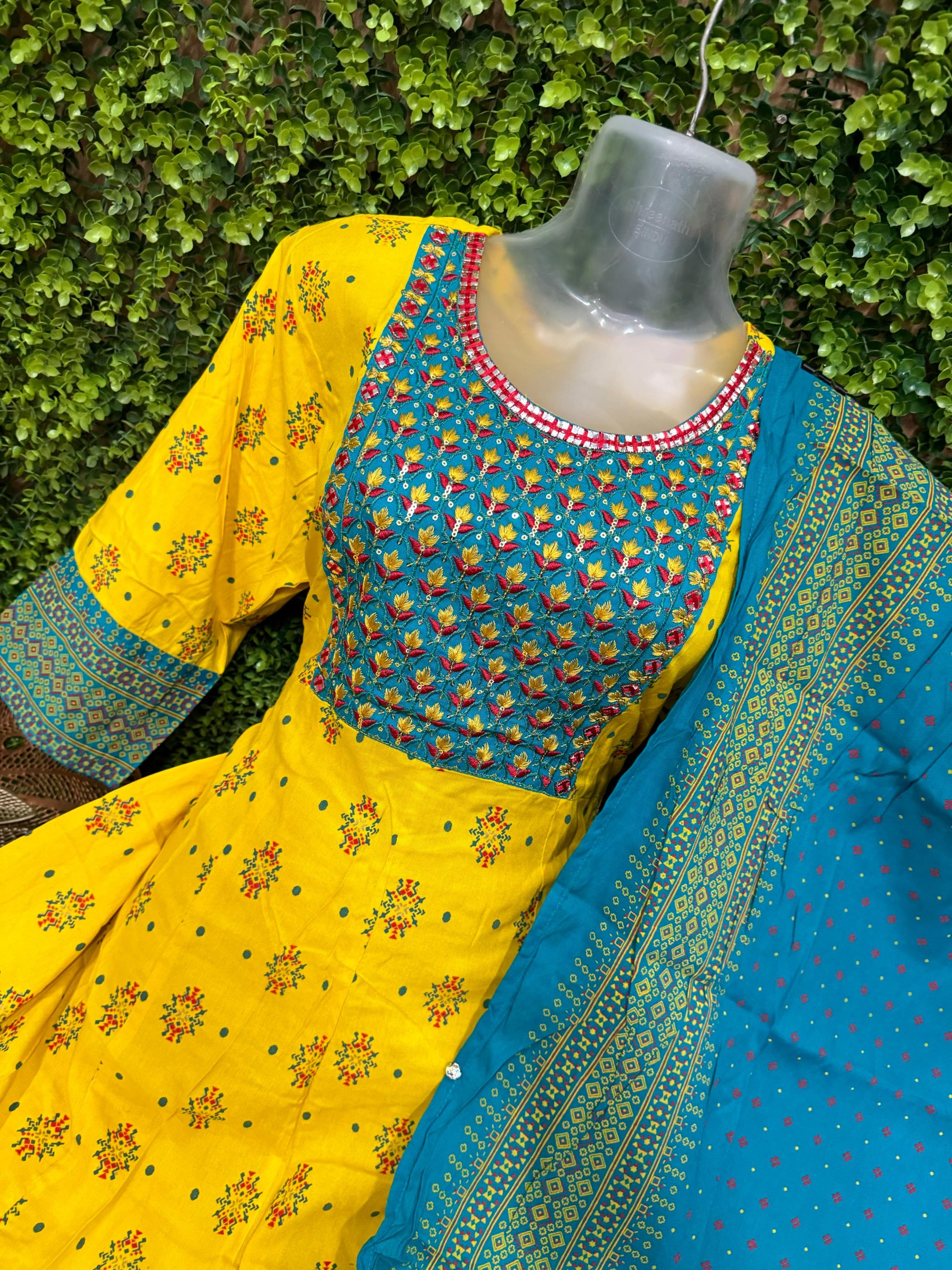KURTI WITH SHAWL